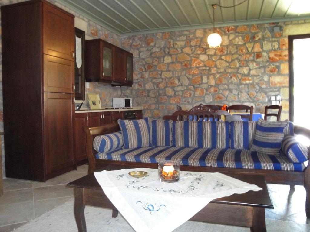 Klymeni Traditional Homes Nafplion Rum bild